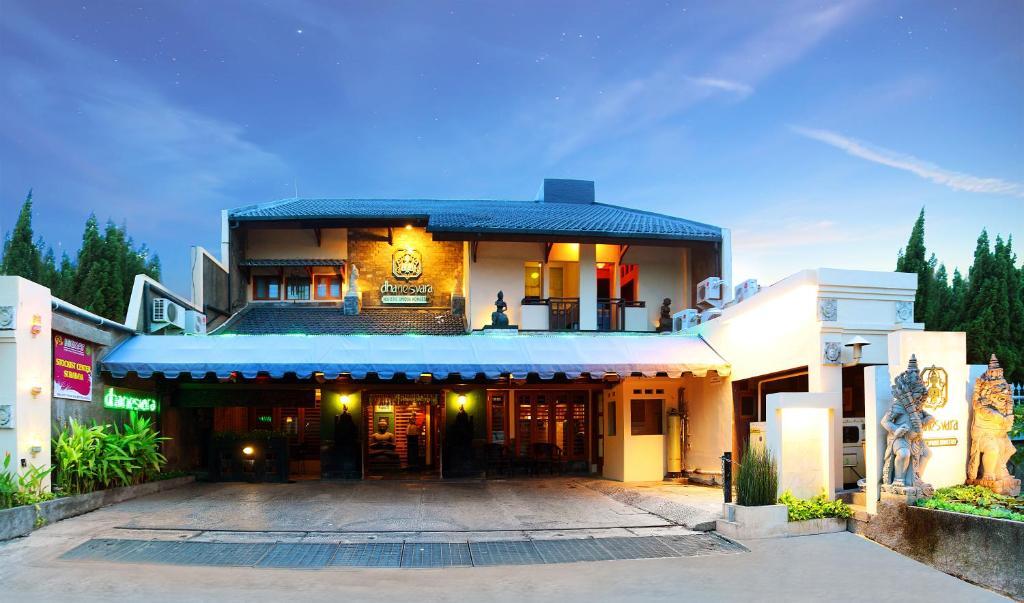Dhanesvara Holistic Unique Homestay Wonotjolo Extérieur photo