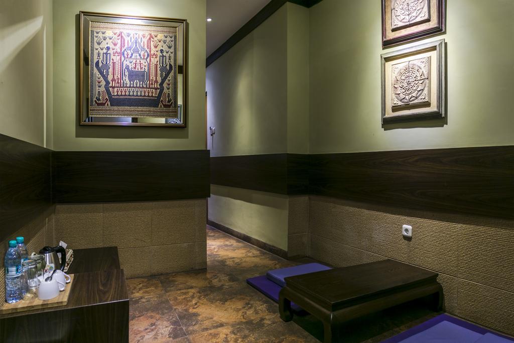 Dhanesvara Holistic Unique Homestay Wonotjolo Extérieur photo