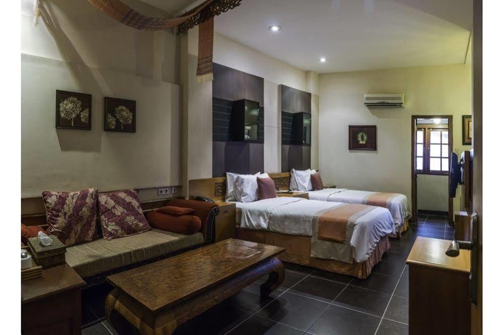 Dhanesvara Holistic Unique Homestay Wonotjolo Extérieur photo